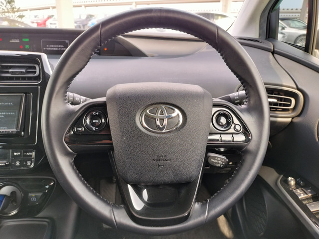 プリウス1.8 S