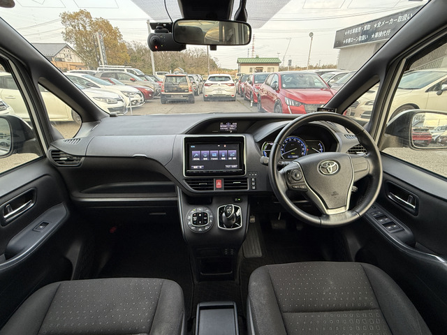 ヴォクシー1.8 ハイブリッド V