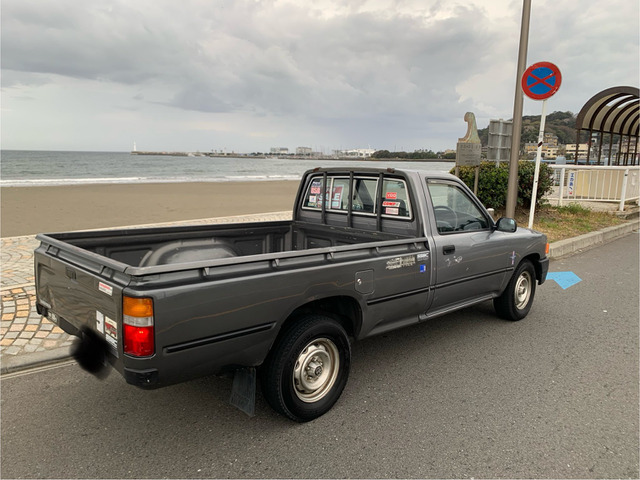 ハイラックス2.0 DX ロング