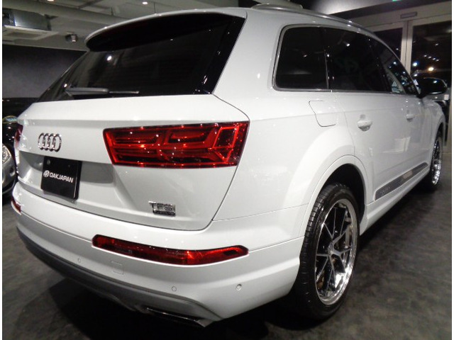 Q72.0 TFSI クワトロ 4WD