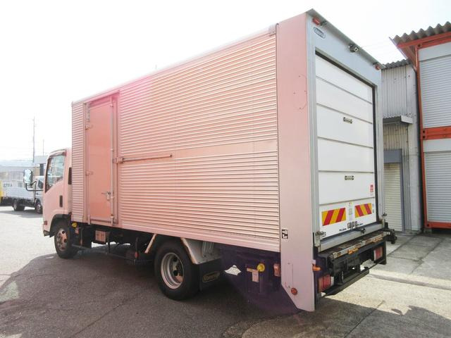 ���C�h�{�f�B