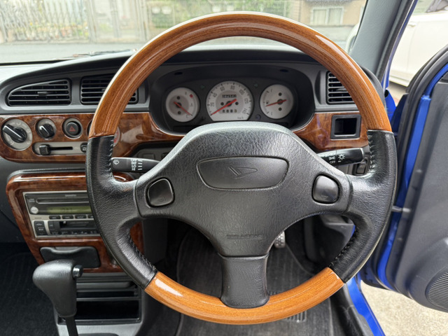 ミラジーノベース