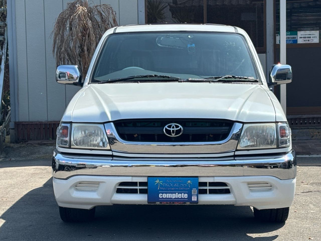 ハイラックススポーツピックアップ 2.0 ダブルキャブ 標準ボディ