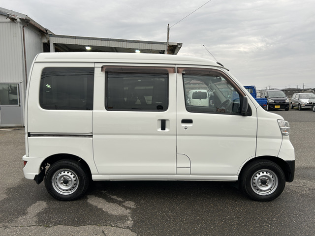 �y�x�����z���i�X�z���Ԃ������������܂��āA���ɗL�������܂��B�݌Ɏԗ��ɂȂ�܂��̂ŁA���񂲓s���̋X�������ɁA���ɗ��ĉ������B���X�\��������ƁA���ē����X���[�Y�ł��B