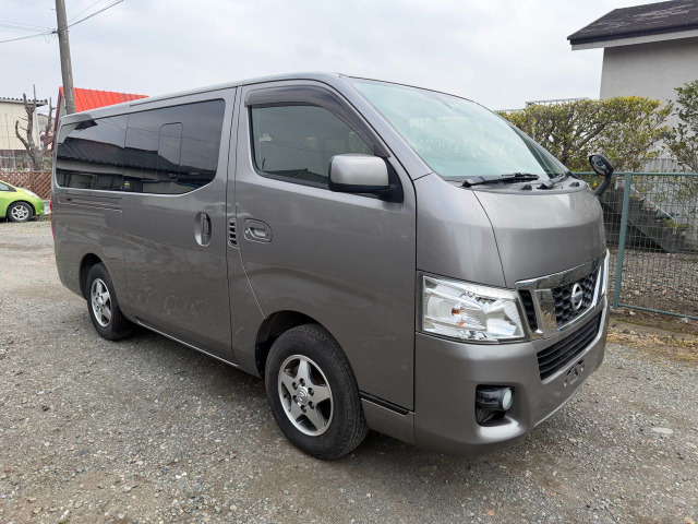 NV350キャラバン2.5 プレミアムGX ロング クロムギアパッケージ バージョンブラック ディーゼル 4WD