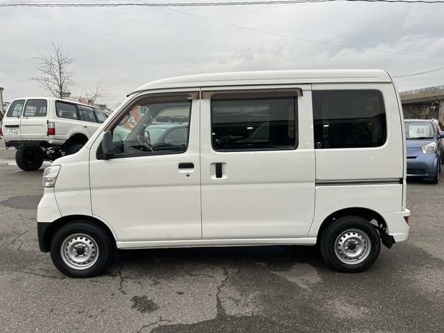 �y�x�����z���i�X�z���Ԃ������������܂��āA���ɗL�������܂��B�݌Ɏԗ��ɂȂ�܂��̂ŁA���񂲓s���̋X�������ɁA���ɗ��ĉ������B���X�\��������ƁA���ē����X���[�Y�ł��B