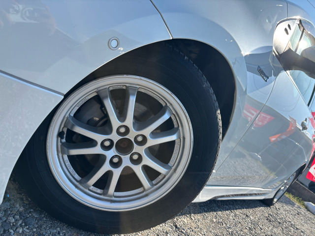 ����15�C���`AW�������Ă���܂��B�e��J�X�^��������܂��̂ŁA�܂��͂��C�y�ɂ��⍇���������B