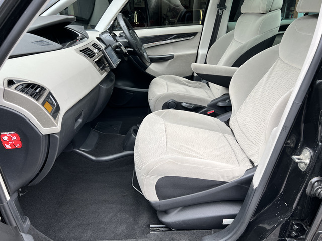 ���Ԃ͂������A�o�C�N���D���Ȑ����m���ݐЂ��Ă���܂��̂ŁA�o�C�N�̎Ԍ���J�X�^���Ȃǂ����C�y�ɂ��₢���킹��������!