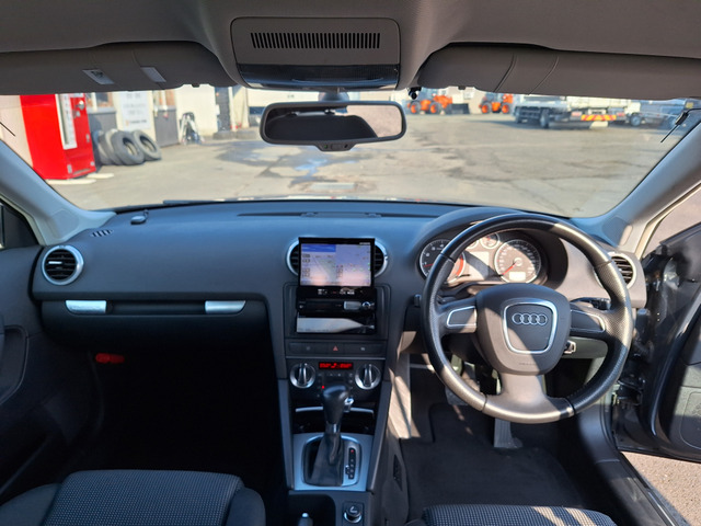 A3スポーツバック2.0 TFSI クワトロ 4WD