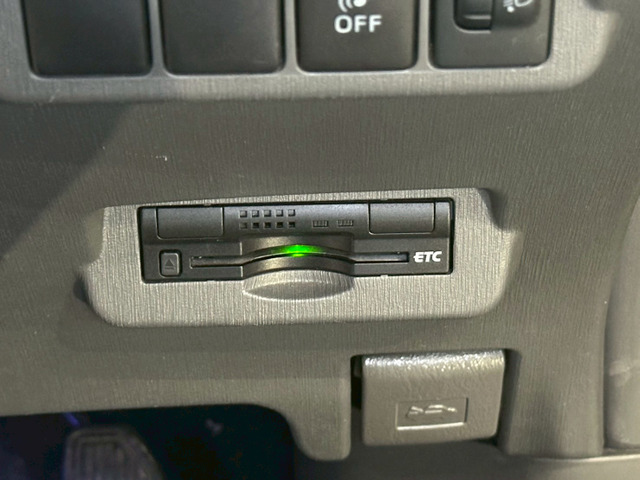 プリウスα1.8 S チューンブラック