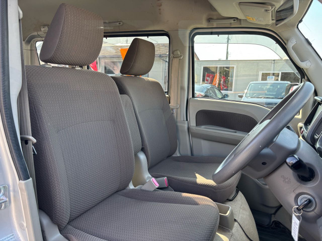 �e��u�����h�̃V�[�g�J�o�[�̎�舵�����������܂��B�܂��A���ЃI���W�i���t���A�}�b�g�����p�ӂ��Ă���܂��B�����̈��Ԃ��A�����W���Ă݂Ă͂������ł��傤���B