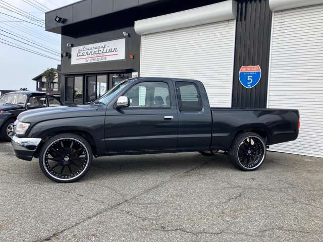 ハイラックススポーツピックアップ 2.0 エクストラキャブ 標準ボディ