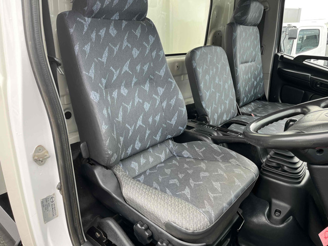 �ԓ��V�[�g�A�傫�Ȕj��Ȃ��Y��ł���