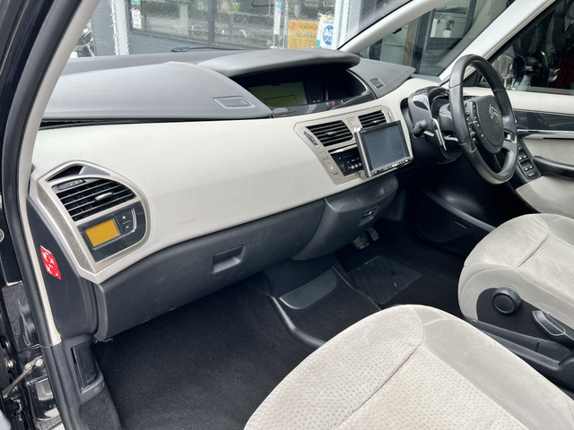 �i�r�A�h���C�u���R�[�_�[�A�o�b�N�J�����A���[�_�[�AETC�Ȃǂ̊e�핔�i�̎��t�����s���Ă���܂��B