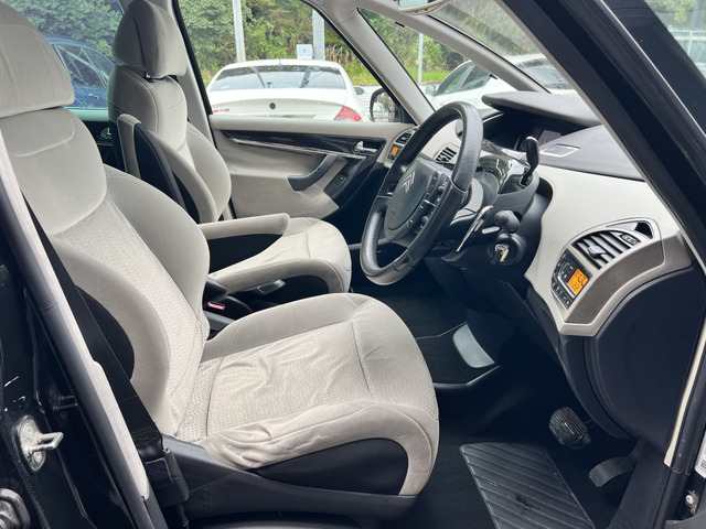 ���ÎԂ̔̔������S�ɂȂ�܂����A�V�Ԃ̔̔����戵���������܂��B