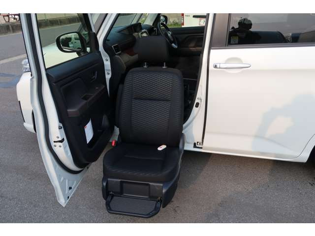 ルーミー1.0 G S ウェルキャブ 助手席リフトアップシート Aタイプ