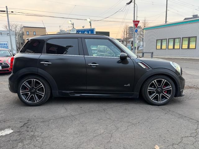 ミニクロスオーバージョン・クーパー・ワークス ブラックナイト 4WD