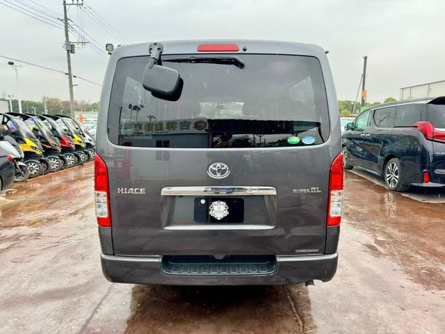 ハイエースバン