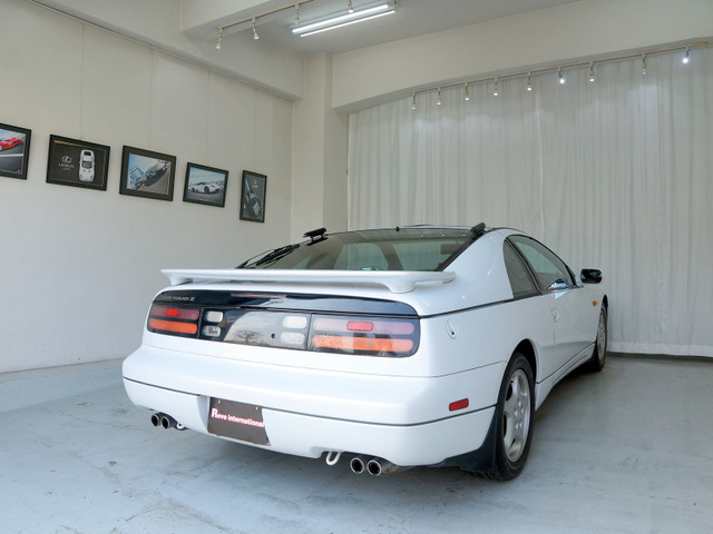 ���Ȃ��F�򂹂邱�ƂȂ��A�X�[�p�[�J�[�̂悤��Z32�̔������X�^�C�����O�ł��B