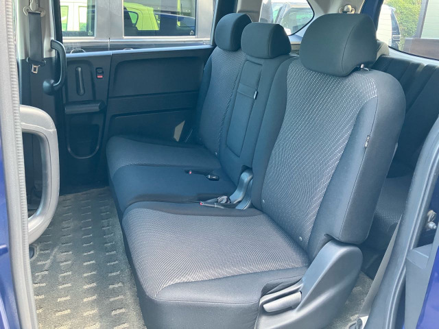 ���i�̂���������ʋ΁A���}���ɏ\���ȃX�y�[�X���m�ۂ��Ă���܂��B