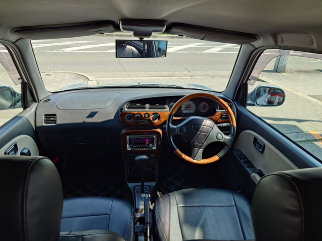 ミラジーノベース