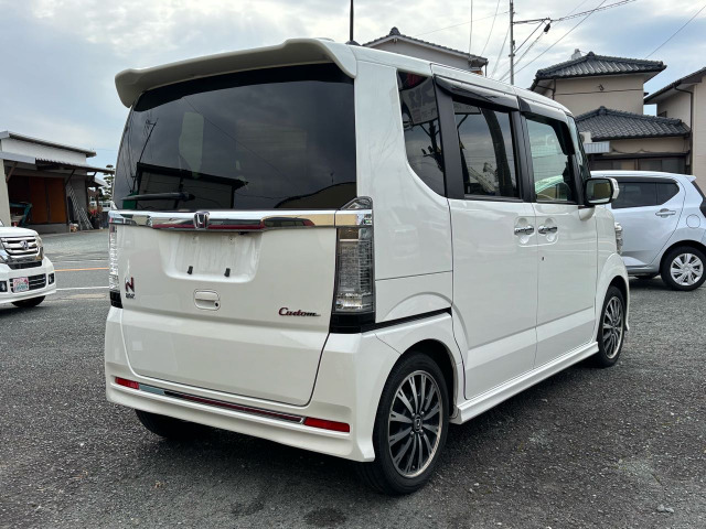 �����ÎԔ̔��m���ݐЂ��Ă��� ���S�B�M���BJU�K���̔��X�ł��B