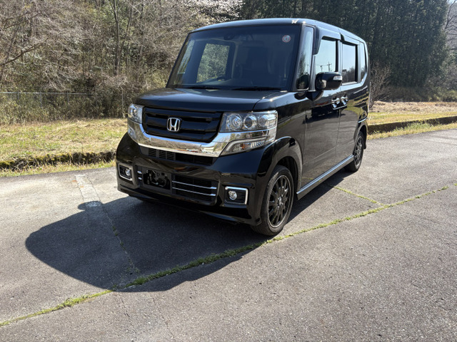 NBOXカスタム（ホンダ）G ターボ SSパッケージ ブラックスタイル 4WD　ハーフレザー ターボ 両側電動スライド 中古車画像