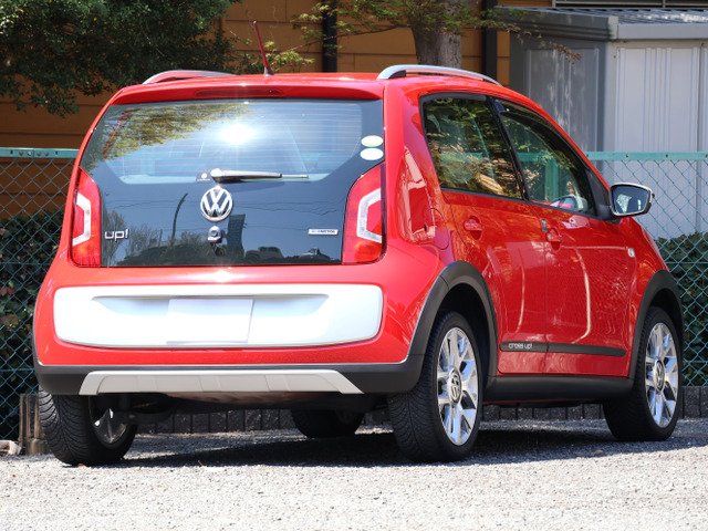 �V�ѐS���ӂ��SUV�X�^�C���́wcross up!�x�ɂ͐�p�̃t�����g&�����o���p�[��z�C�[���n�E�X�G�N�X�e���V�����E�u���b�N�T�C�h���[���E���[�t���[���E�h�A�V���v���[�g�E�A���~�z�C�[���Ȃǂ𑕔�!!