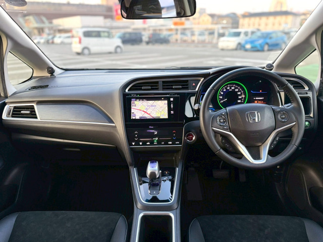 シャトル1.5 ハイブリッド X