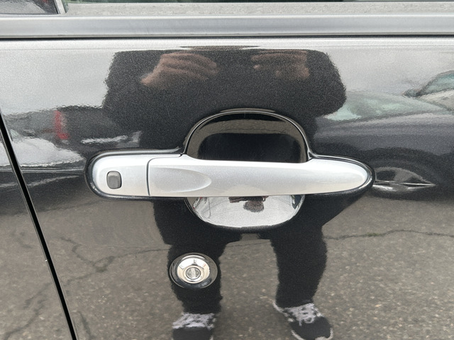 �y�x�����z���i�X�z���Ԃ������������܂��āA���ɗL�������܂��B�݌Ɏԗ��ɂȂ�܂��̂ŁA���񂲓s���̋X�������ɁA���ɗ��ĉ������B���X�\��������ƁA���ē����X���[�Y�ł��B