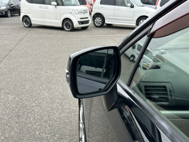 �y�x�����z���i�X�z���Ԃ������������܂��āA���ɗL�������܂��B�݌Ɏԗ��ɂȂ�܂��̂ŁA���񂲓s���̋X�������ɁA���ɗ��ĉ������B���X�\��������ƁA���ē����X���[�Y�ł��B