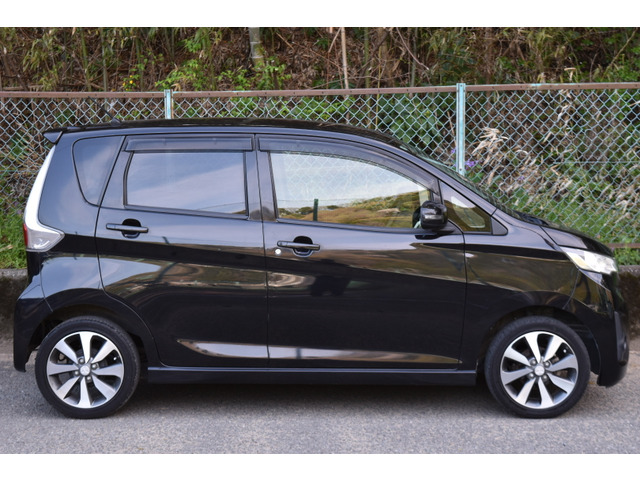 現地オークションにて仕入れております。