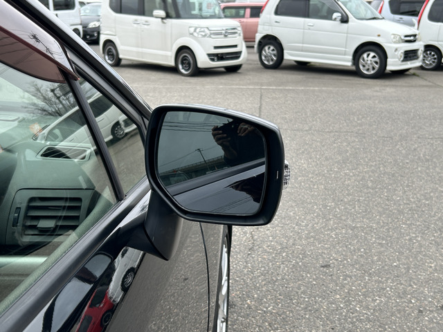 �y�x�����z���i�X�z���Ԃ������������܂��āA���ɗL�������܂��B�݌Ɏԗ��ɂȂ�܂��̂ŁA���񂲓s���̋X�������ɁA���ɗ��ĉ������B���X�\��������ƁA���ē����X���[�Y�ł��B