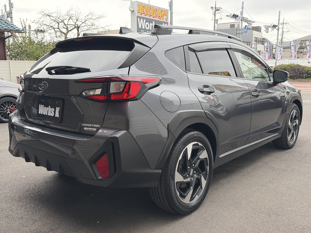 【外装 右斜め後ろ】