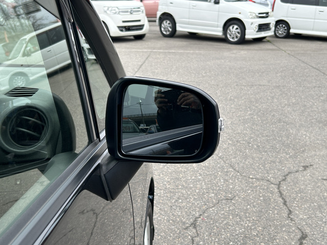 �y�x�����z���i�X�z���Ԃ������������܂��āA���ɗL�������܂��B�݌Ɏԗ��ɂȂ�܂��̂ŁA���񂲓s���̋X�������ɁA���ɗ��ĉ������B���X�\��������ƁA���ē����X���[�Y�ł��B