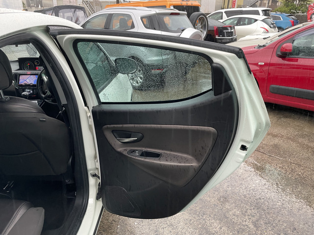 �_�񏑂̂����̓��[����FAX�݂̂ł��\�ł��BTEL�ɂČ��Ԃ��m�F���Ȃ���̂�������A�C�ɂȂ�ӏ��̎ʃ����M�������Ή��ł��܂��̂ŁA���C�y�ɂ��\���t�����������B