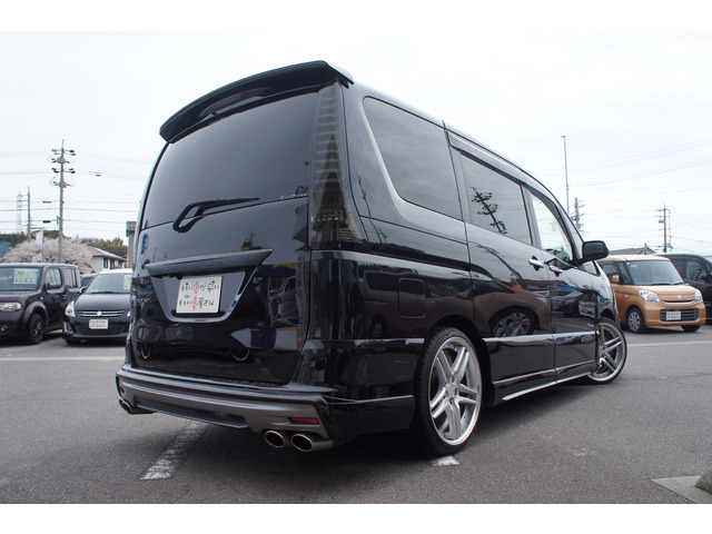 セレナ2.0 ハイウェイスター Vセレクション+Safety S-HYBRID