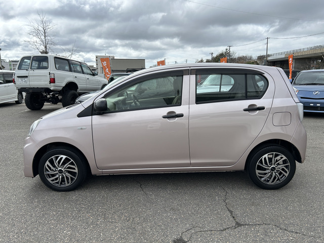 �y�x�����z���i�X�z���Ԃ������������܂��āA���ɗL�������܂��B�݌Ɏԗ��ɂȂ�܂��̂ŁA���񂲓s���̋X�������ɁA���ɗ��ĉ������B���X�\��������ƁA���ē����X���[�Y�ł��B