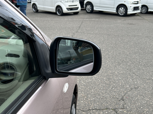 �y�x�����z���i�X�z���Ԃ������������܂��āA���ɗL�������܂��B�݌Ɏԗ��ɂȂ�܂��̂ŁA���񂲓s���̋X�������ɁA���ɗ��ĉ������B���X�\��������ƁA���ē����X���[�Y�ł��B