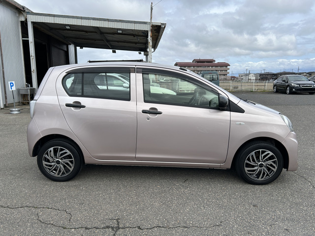 �y�x�����z���i�X�z���Ԃ������������܂��āA���ɗL�������܂��B�݌Ɏԗ��ɂȂ�܂��̂ŁA���񂲓s���̋X�������ɁA���ɗ��ĉ������B���X�\��������ƁA���ē����X���[�Y�ł��B