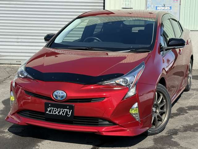 プリウス1.8 S ツーリングセレクション E-Four 4WD