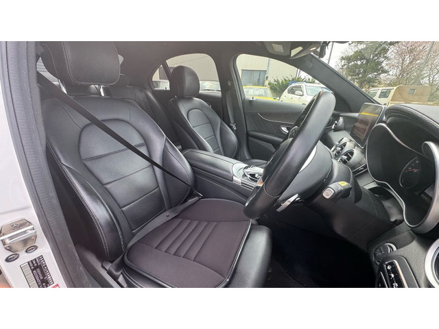 CクラスC220d アバンギャルド AMGライン (ISG搭載モデル)