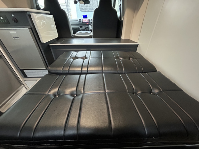 �_�C�l�b�g���ȒP�Ƀt���b�g�ɂ��邱�Ƃ��\�ł�!���@��100cm&times;95cm�ƂȂ��Ă���܂�!