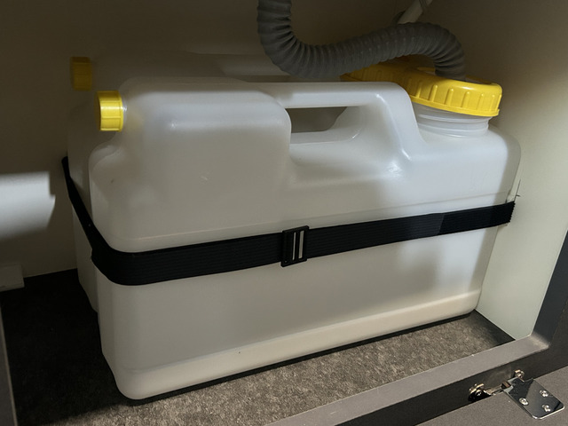 ���r���͎����^�ѕ֗��ȃ|���^���N!