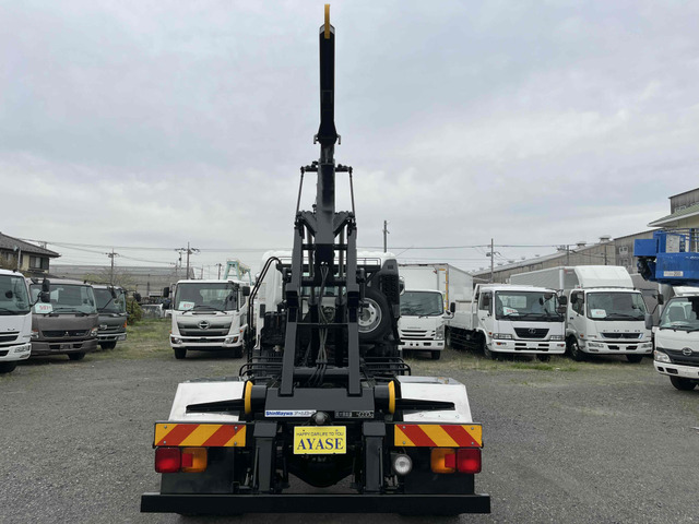 ���ۂɃR���e�i���ڂ��Ẳ��m�F���s���Ă���܂��̂ł����S����������