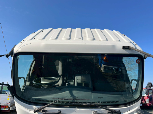 フォワード冷蔵冷凍車