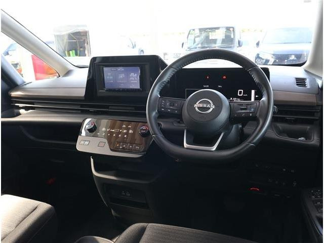 セレナ1.4 e-POWER ハイウェイスターV