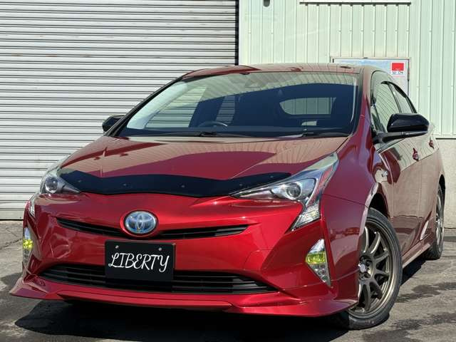 プリウス1.8 S ツーリングセレクション E-Four 4WD
