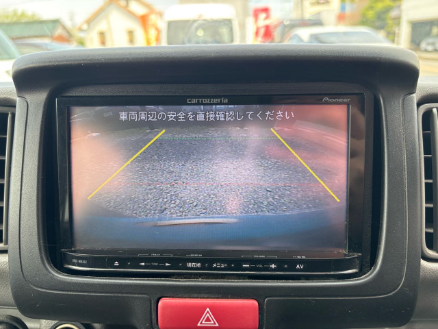 【バックモニター】装備で駐車が苦手な方も安心です