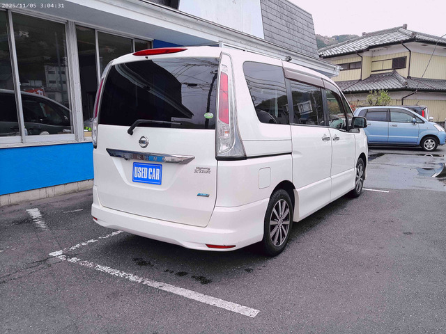 セレナ2.0 ハイウェイスター Vセレクション